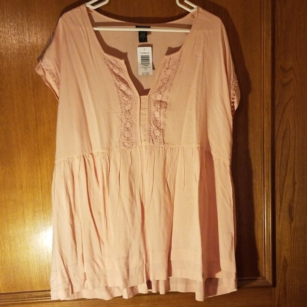 Torrid Size 1 pink tunic top